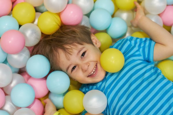 Ma première piscine à balle : le plaisir de jouer en toute sécurité !